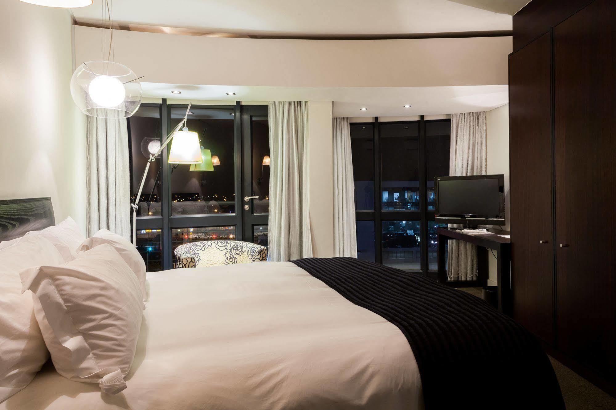 Colosseum Hotel Cape Town Exterior photo